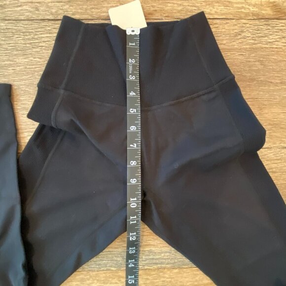NWT P’tula x HB High Waisted Ribbed Detail Black Seamless Leggings Size XS 🖤 - Picture 8 of 13